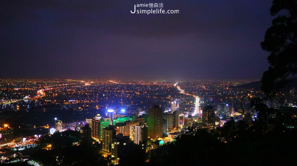 礁溪百萬夜景餐廳！「空ㄟ農場」眺望蘭陽平原、龜山島璀璨之美