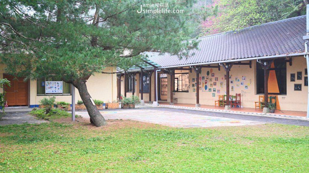 新竹縣橫山鄉 大山北月校園草地