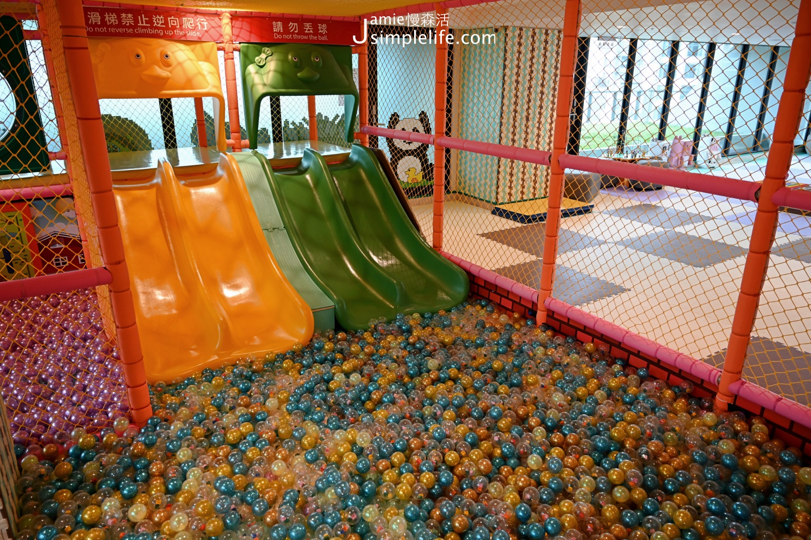 有吃也有住宿「大東北角」全都包 宜蘭礁溪兆品酒店 兒童遊戲區