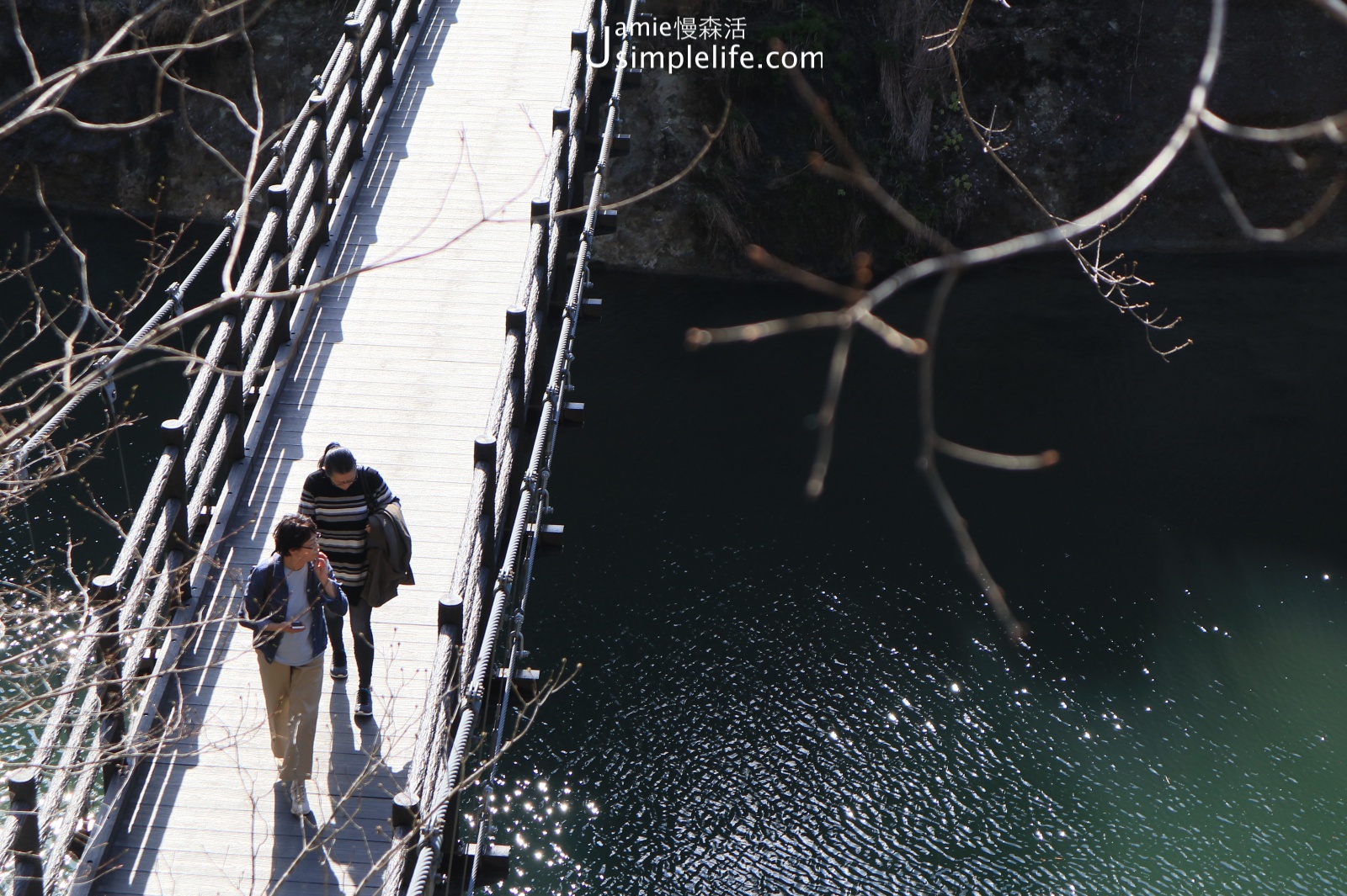日本福島百年天然奇景「塔崖」福島30景 高處向下俯瞰橋