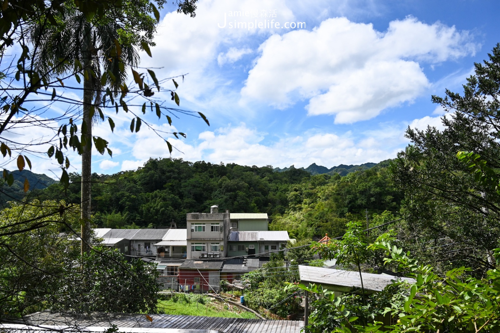 新北平溪嶺腳寮山步道 瞭望社區風景