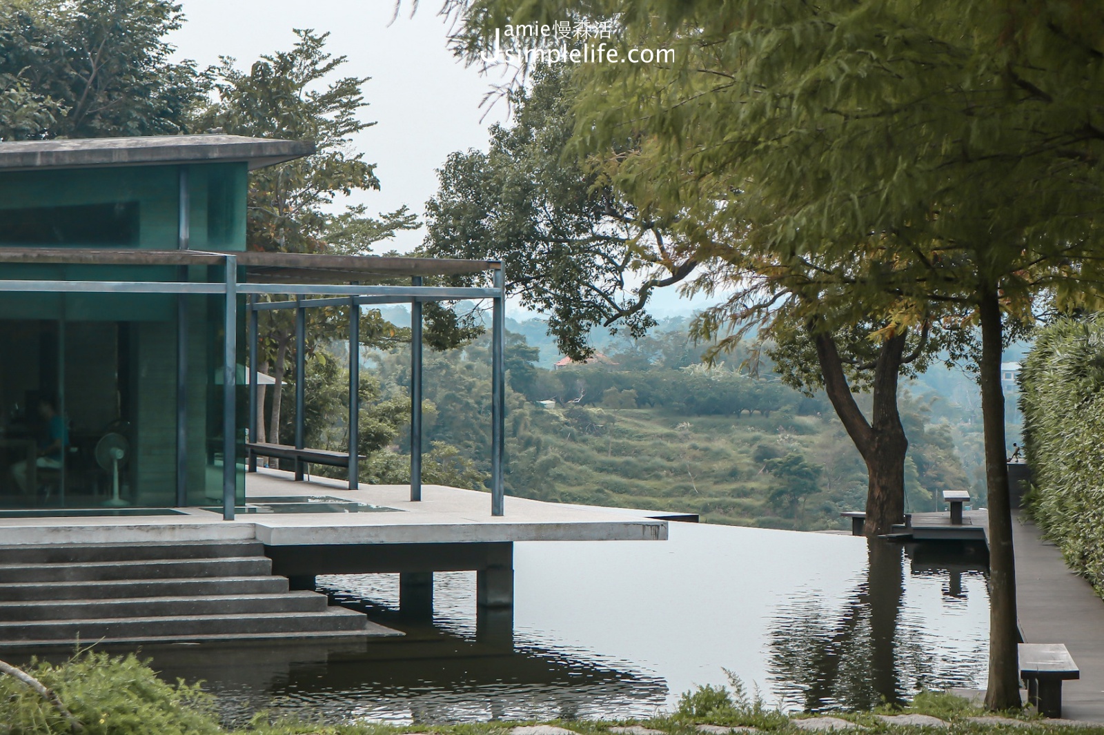 仙境般存在，新竹峨眉「二泉湖畔咖啡」有舒心湖畔景色，安心旅宿環境