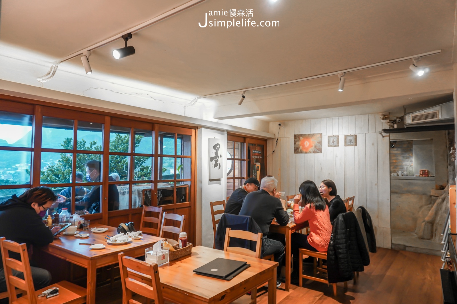 新北瑞芳 水湳洞「甜蜜屋」一樓用餐環境