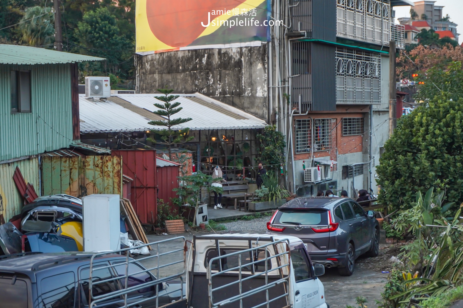 台北文山區「Ruins Coffee Roasters」小廢墟咖啡館 後門外觀