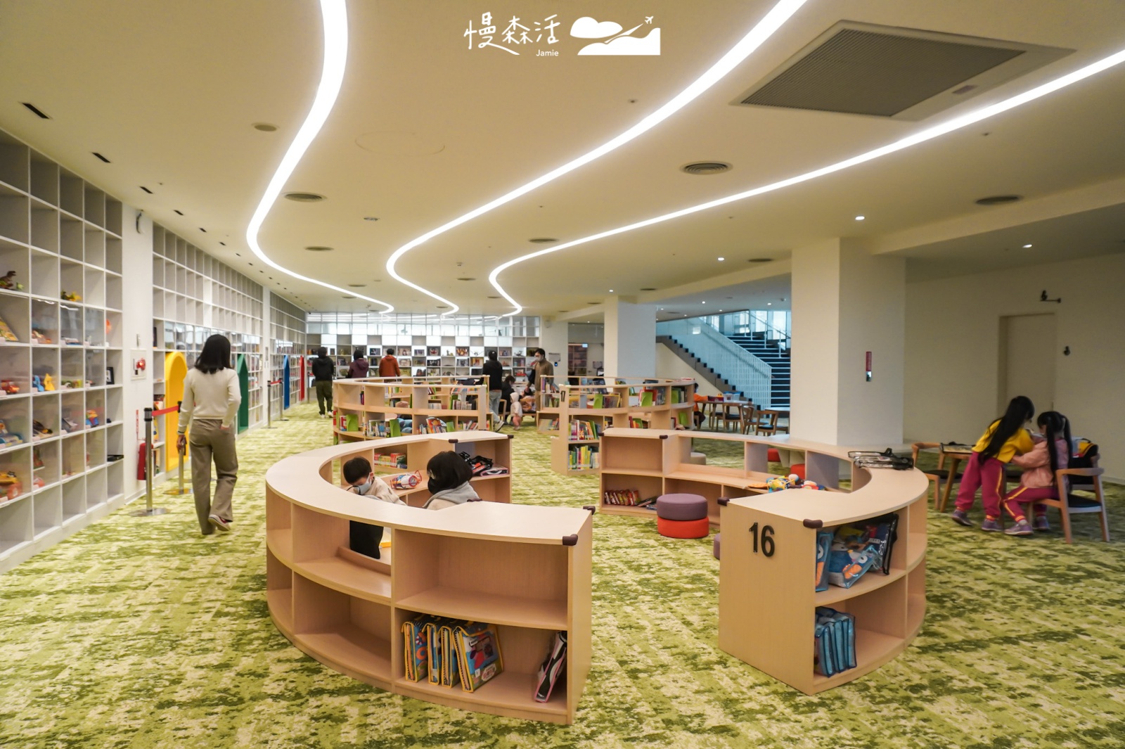 桃園市立圖書館新總館 館內3樓親子閱讀區