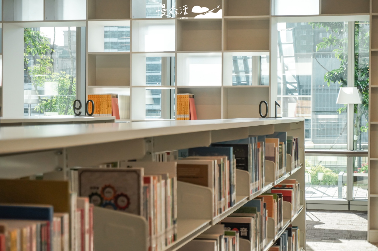 桃園市立圖書館新總館 館內閱讀空間