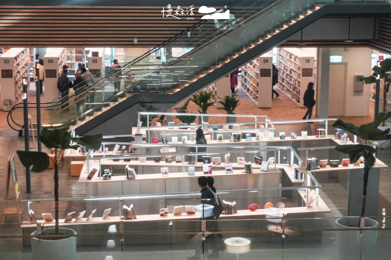 桃園市立圖書館新總館 館內知識螺旋