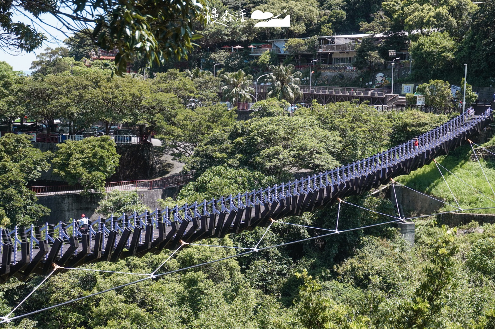 台北內湖區碧山巖 白石吊橋