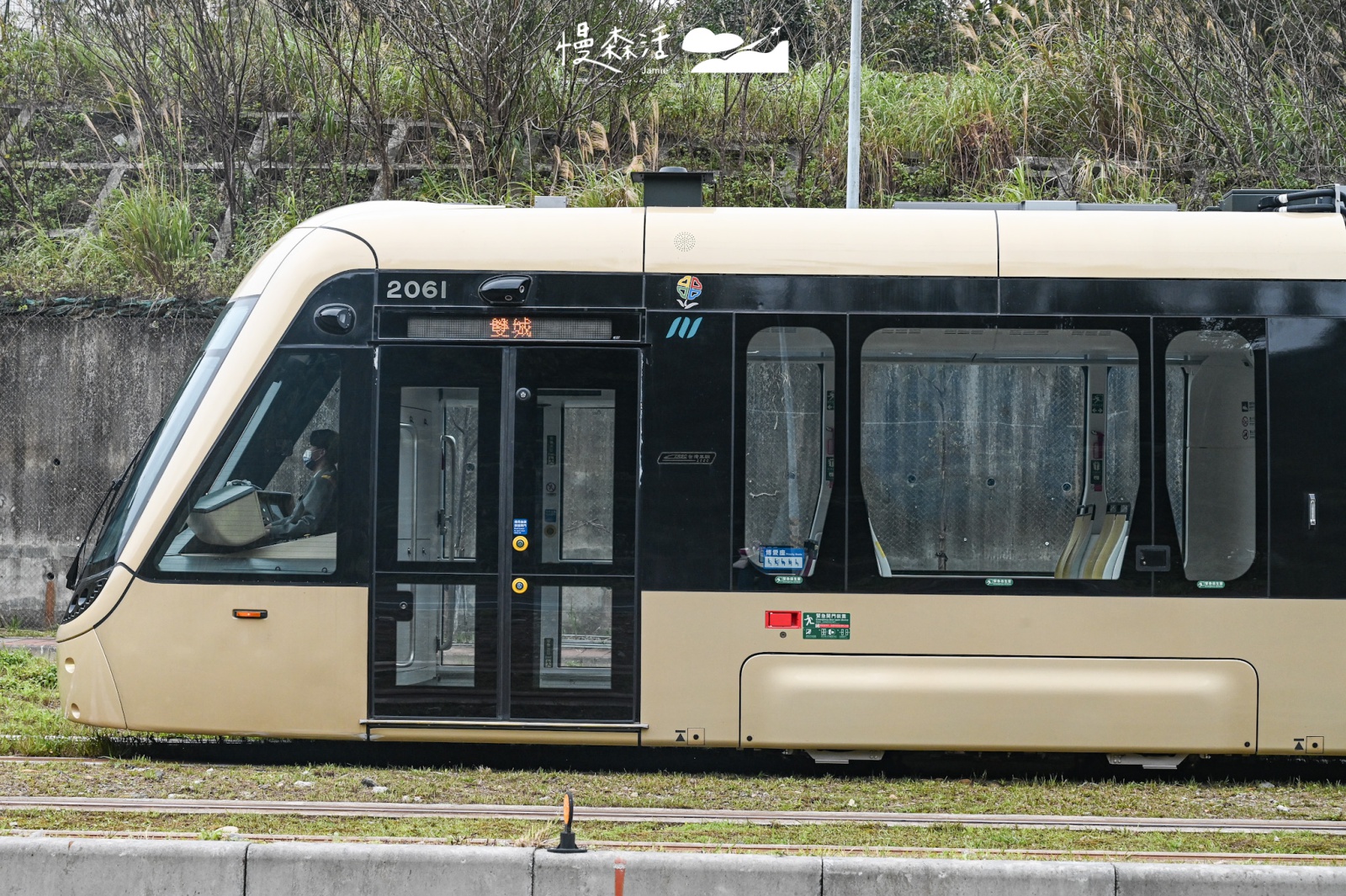 新北安坑輕軌 車廂外觀