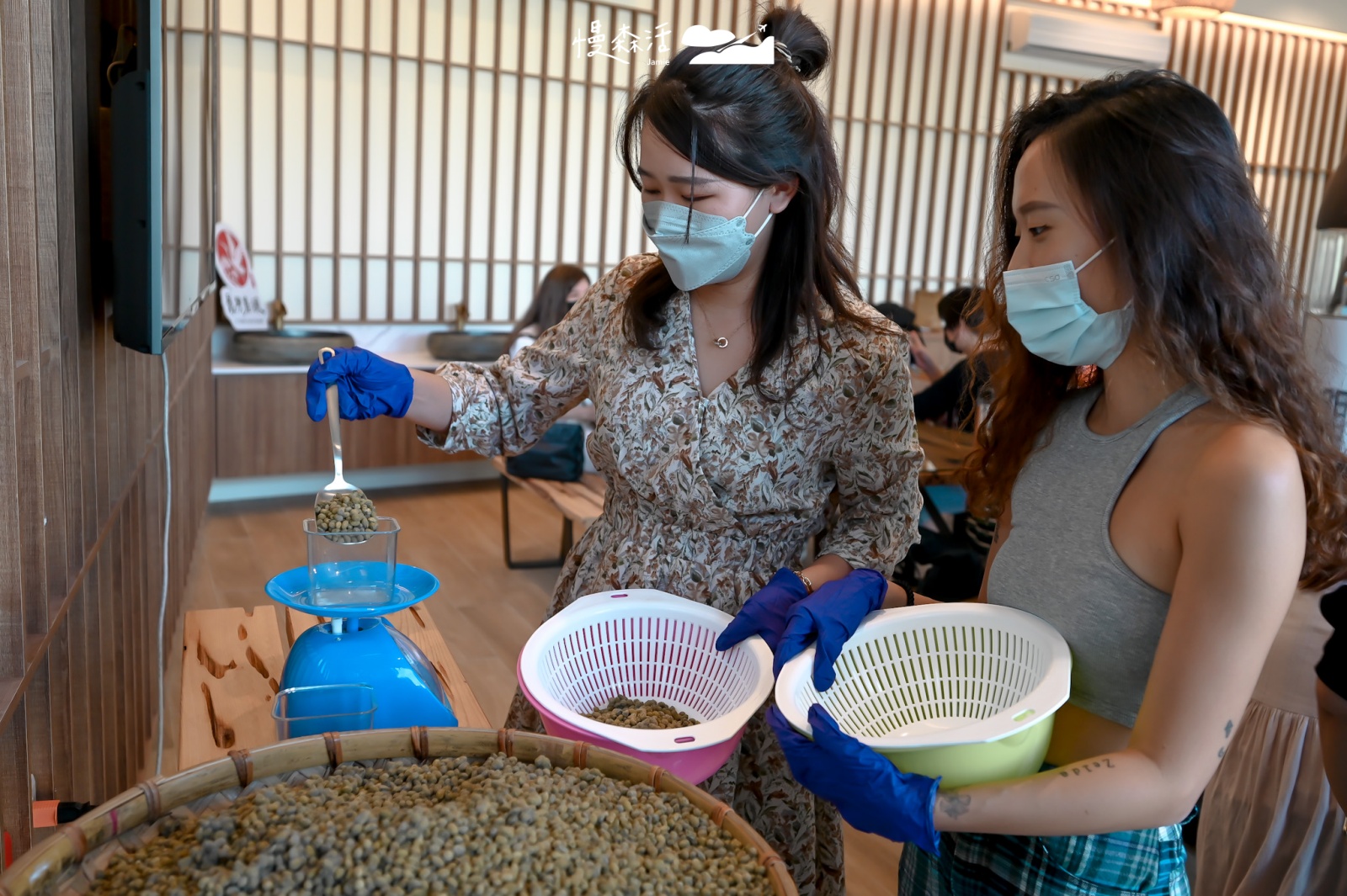 嘉義「義興嘉釀」園區體驗釀製醬油 取豆