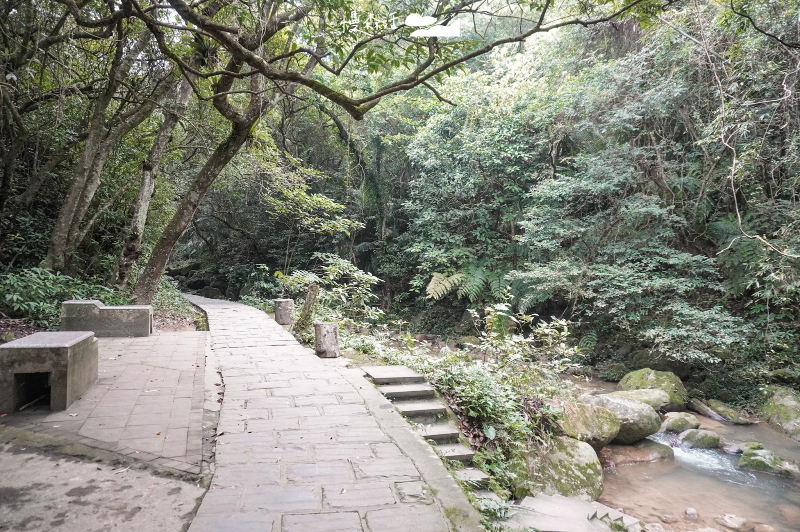 台北市內湖圓覺瀑布步道