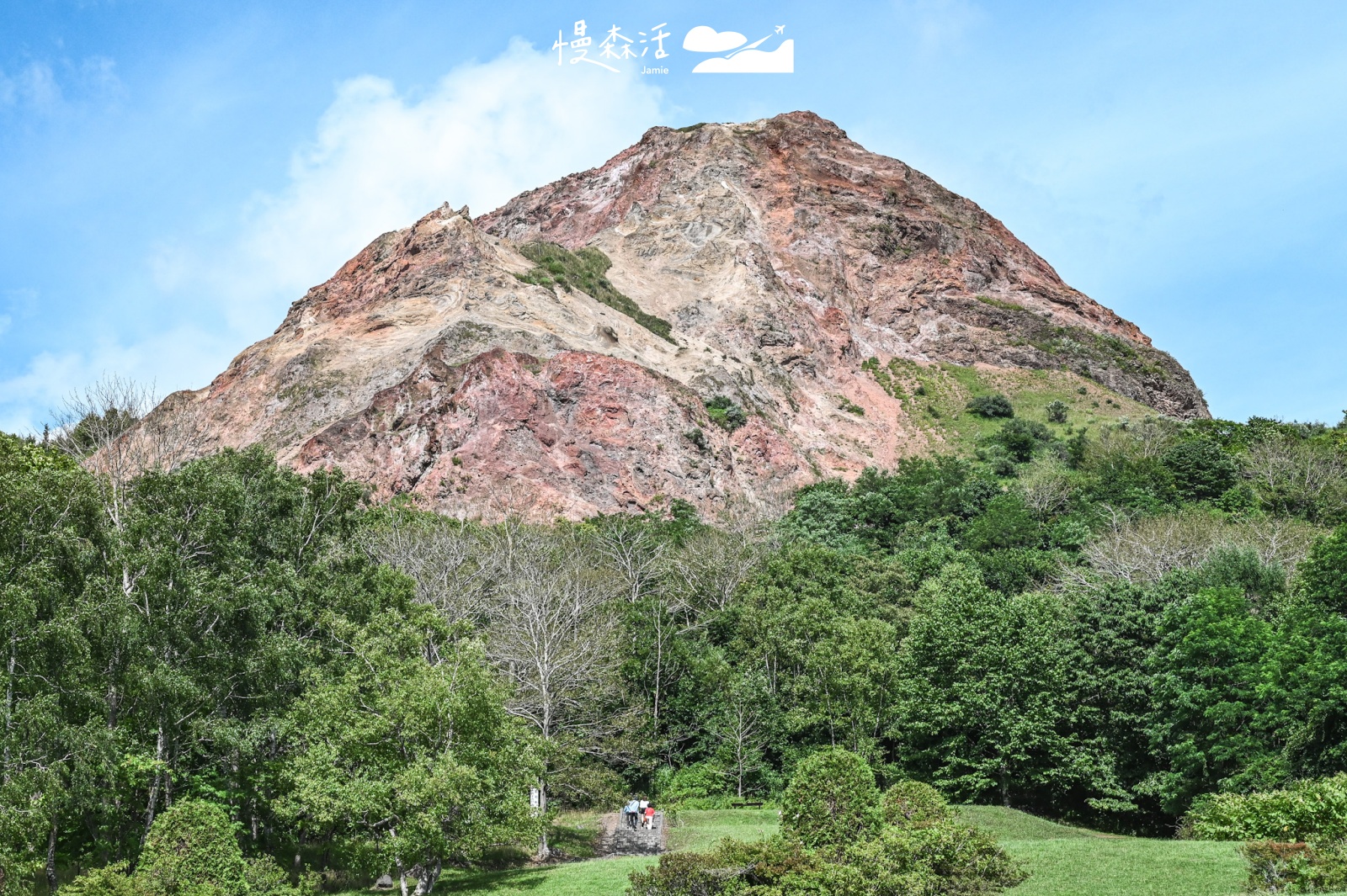 日本北海道景點！昭和新山活火山鄰近洞爺湖