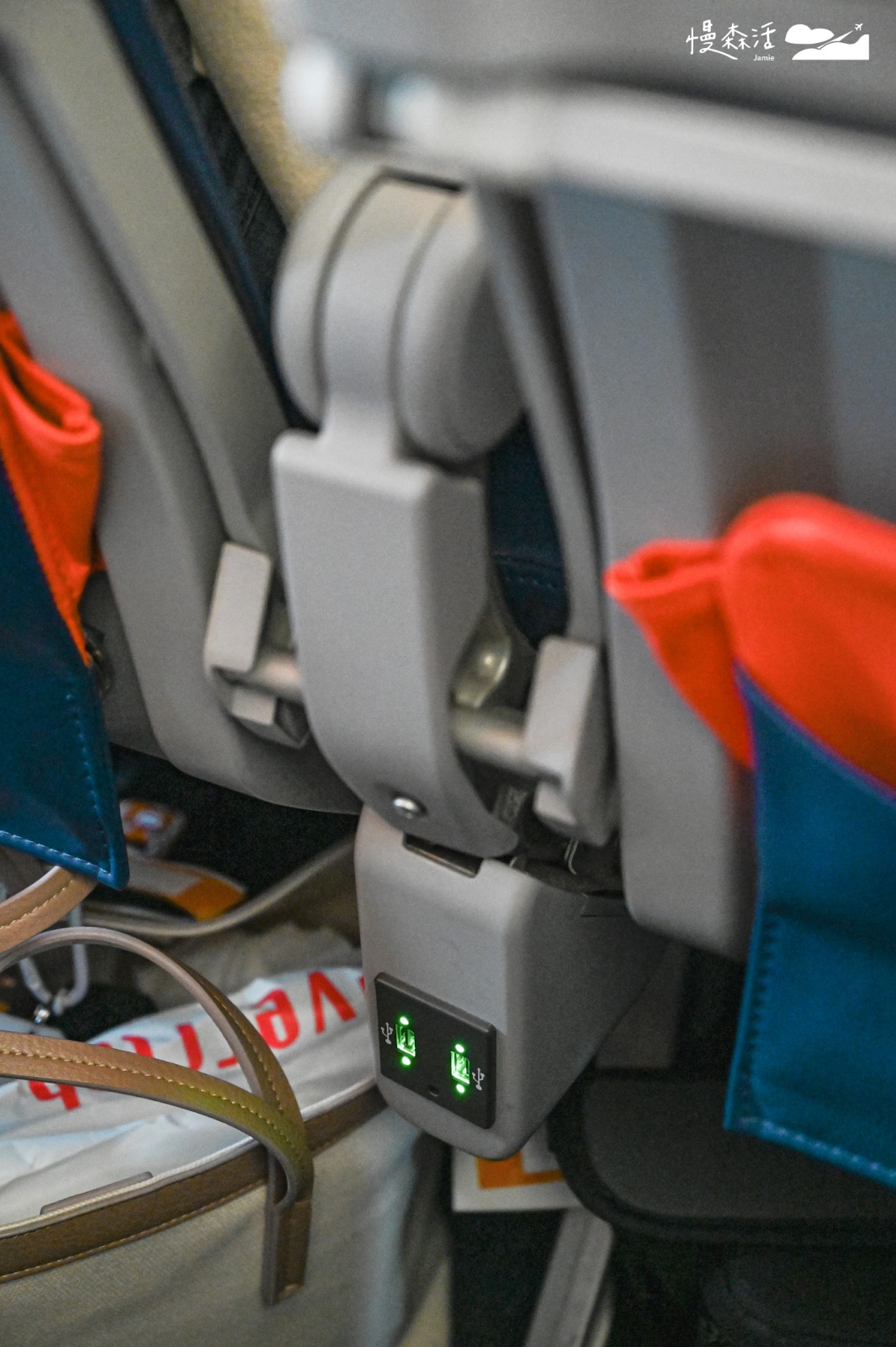 台灣虎航Tigerair Taiwan A320neo玩色新機 艙內USB插孔