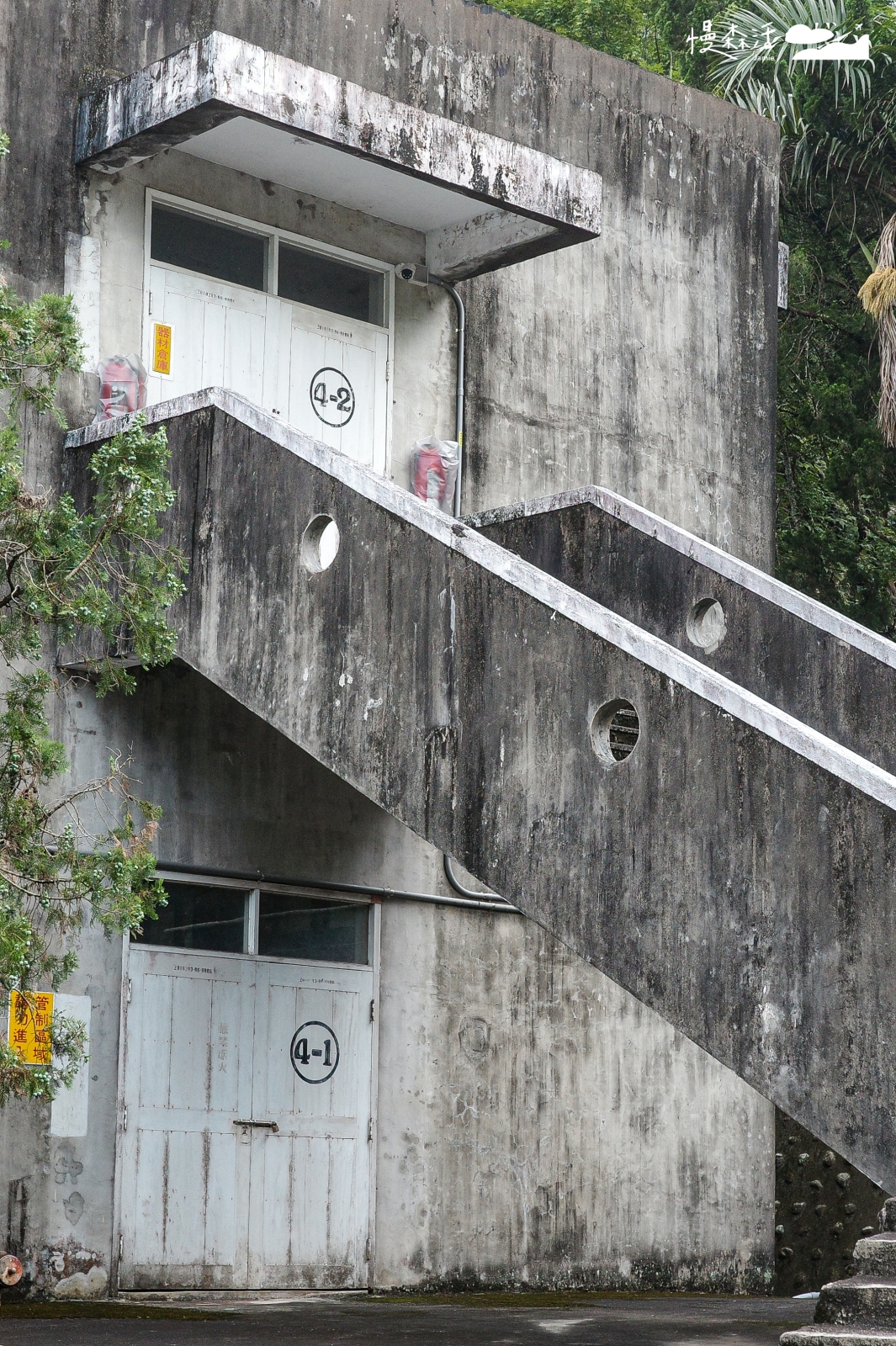 苗栗縣公館鄉 台灣油礦陳列館 戶外舊重機具維修庫
