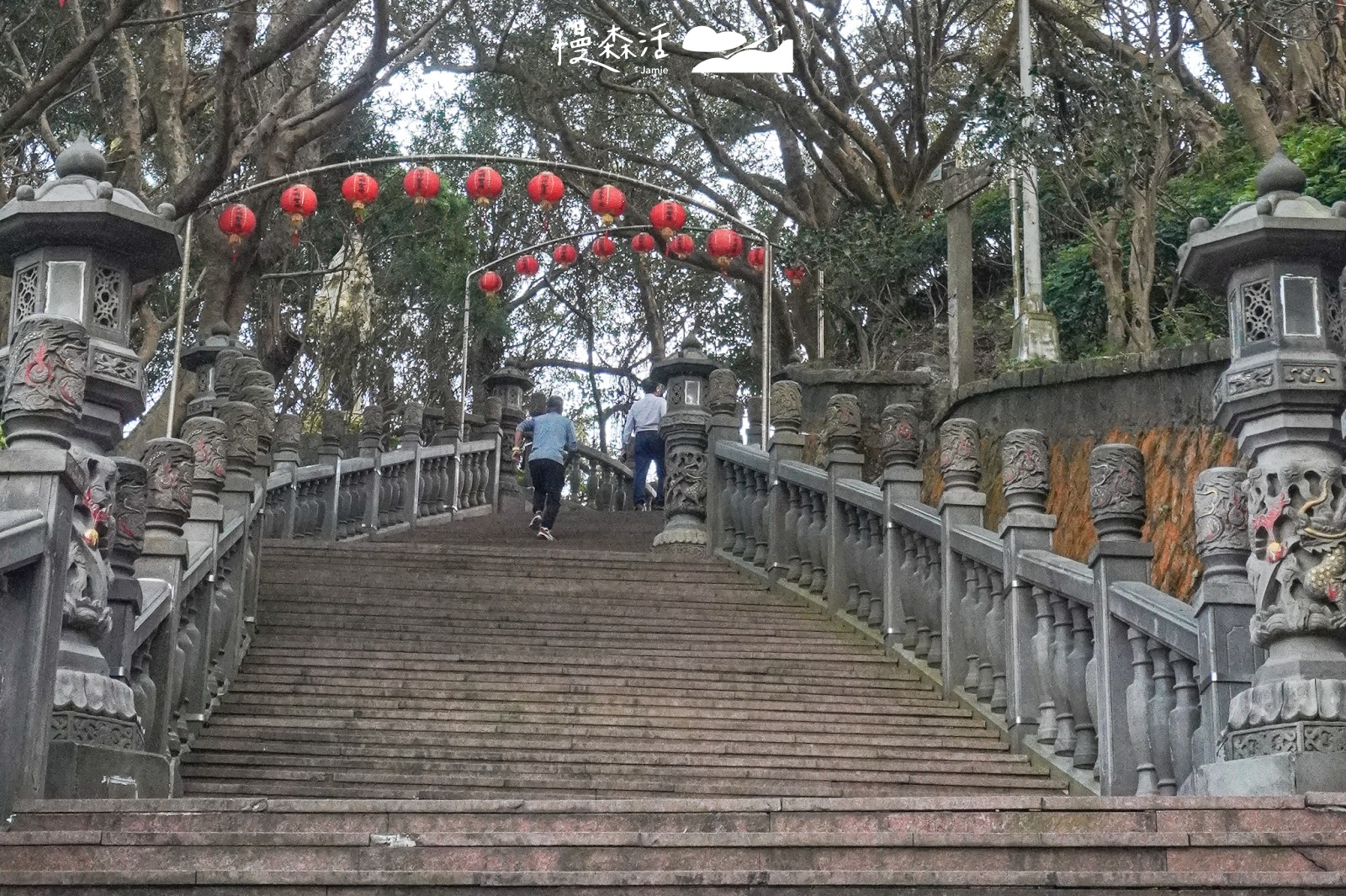 台北搭公車浪漫散步|碧山巖