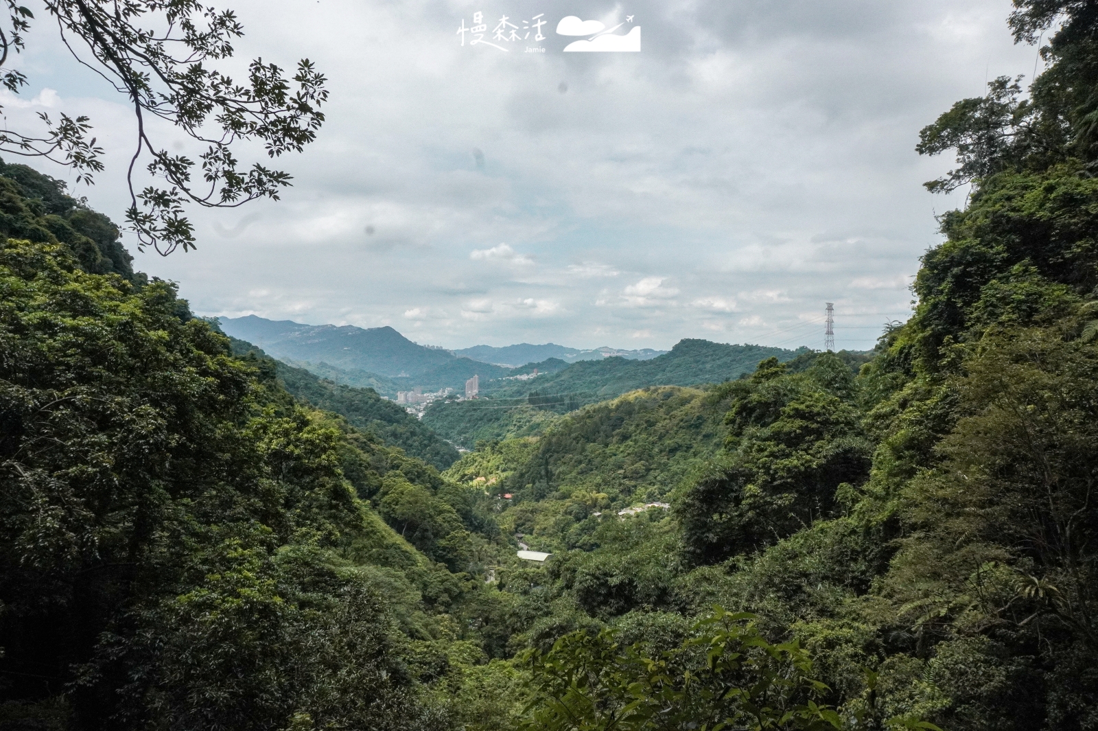 新北市新店區 銀河洞遠眺之景