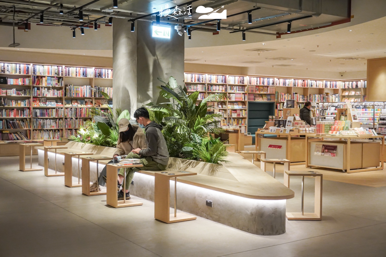 桃園室內約會景點 桃園市立圖書館