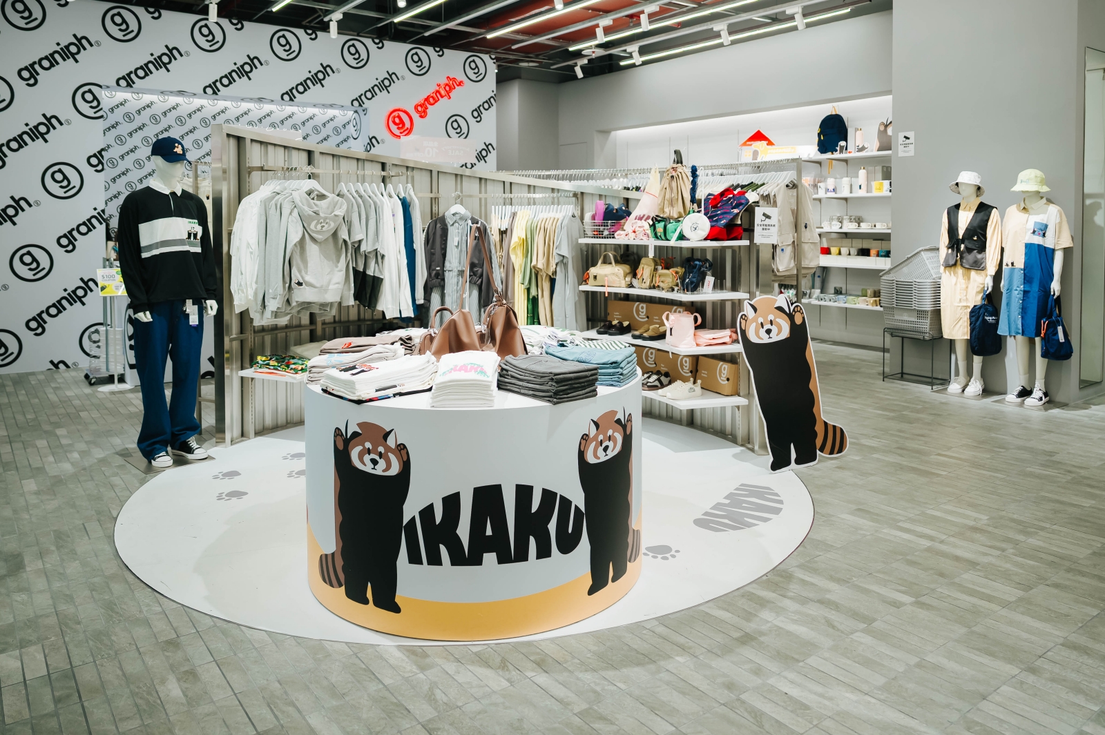 graniph LaLaport台北南港店 原創角色Ikaku 小貓熊