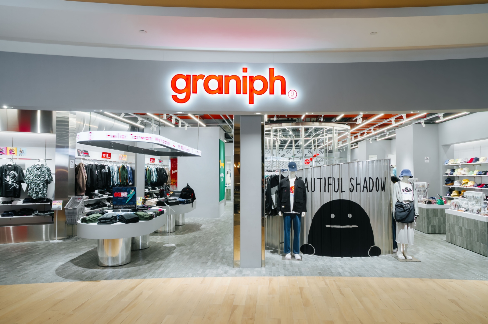 graniph LaLaport台北南港店