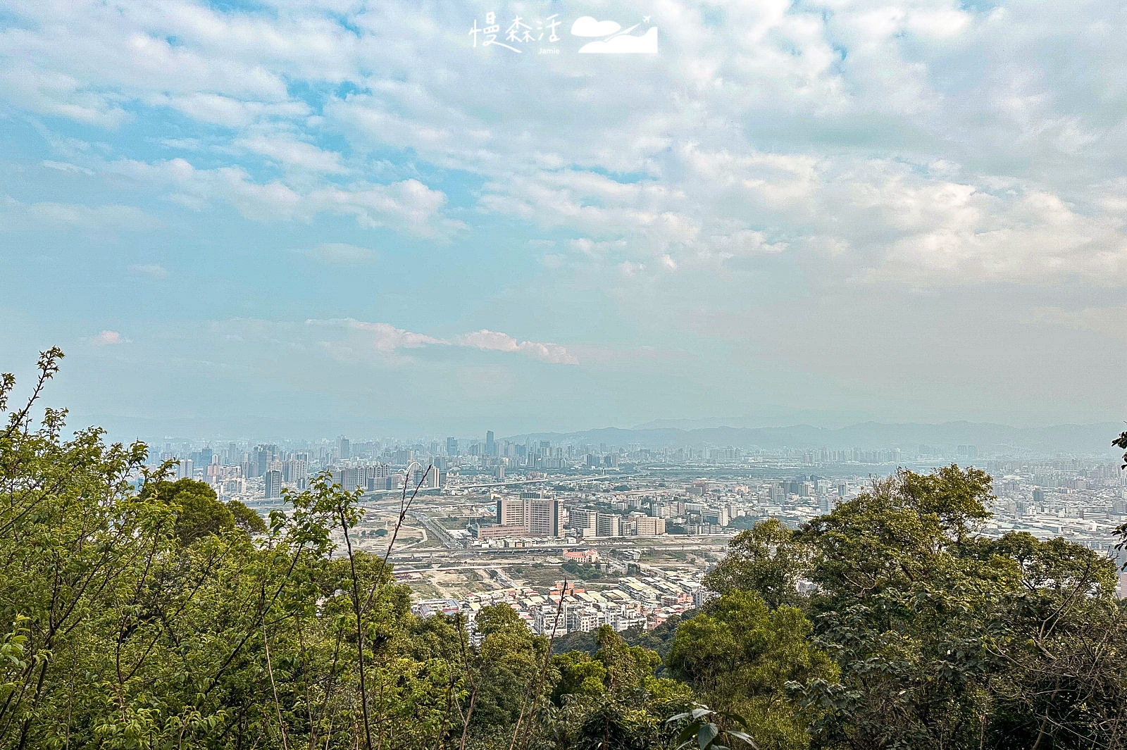 新北市泰山區 義學坑步道 山頂公園瞭望市景