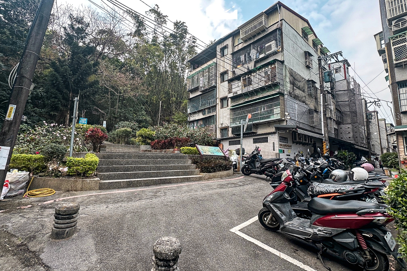 新北市泰山區 義學坑步道入口