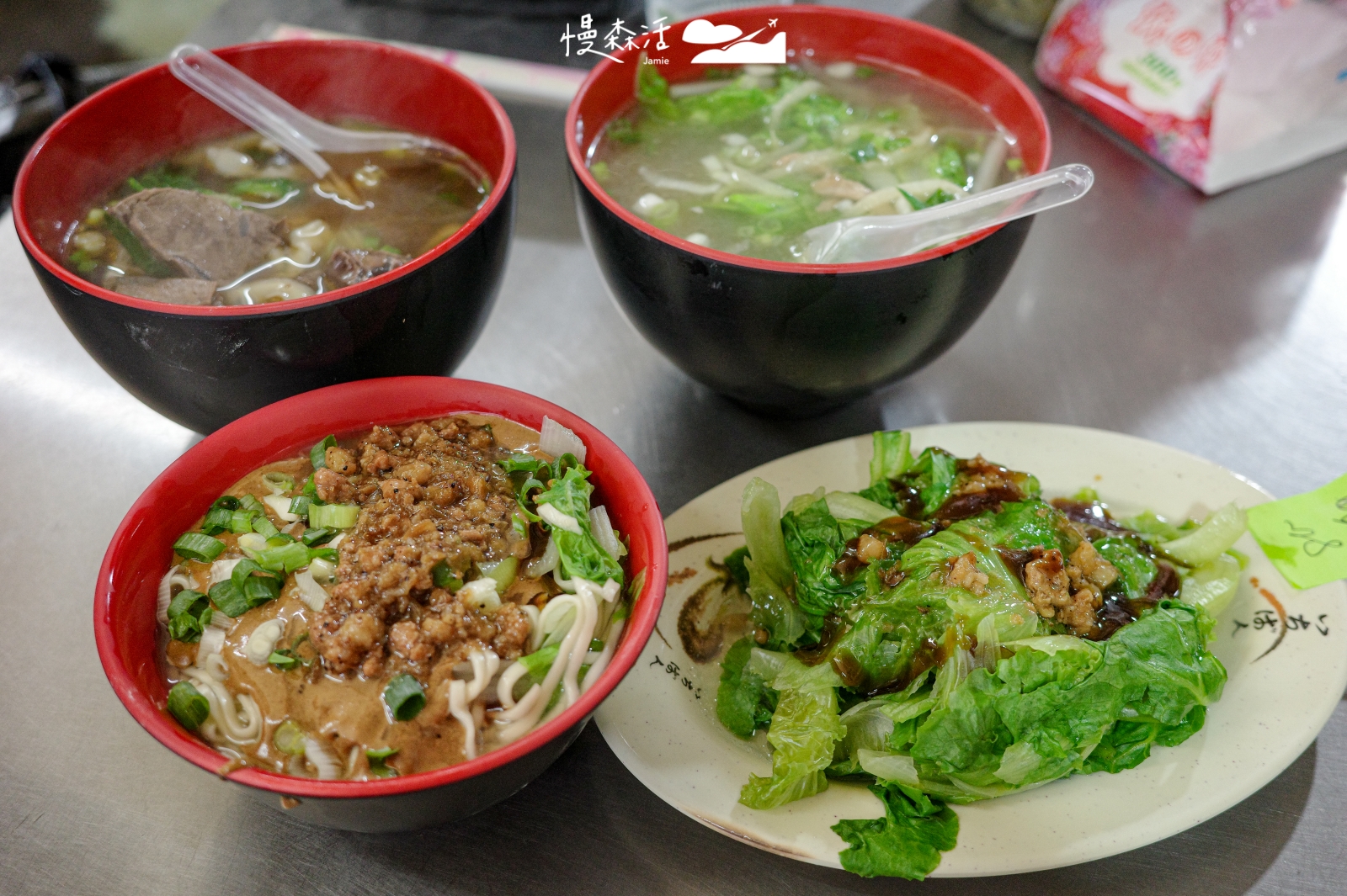 苗栗通霄鎮 白沙屯外省牛肉麵 雙醬麵牛肉麵等餐點