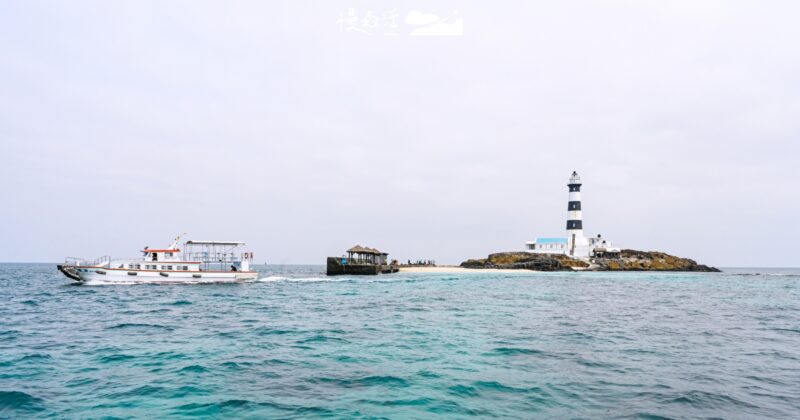 澎湖北海「目斗嶼」黑白燈塔、清透玻璃海，夏天必訪小島攻略