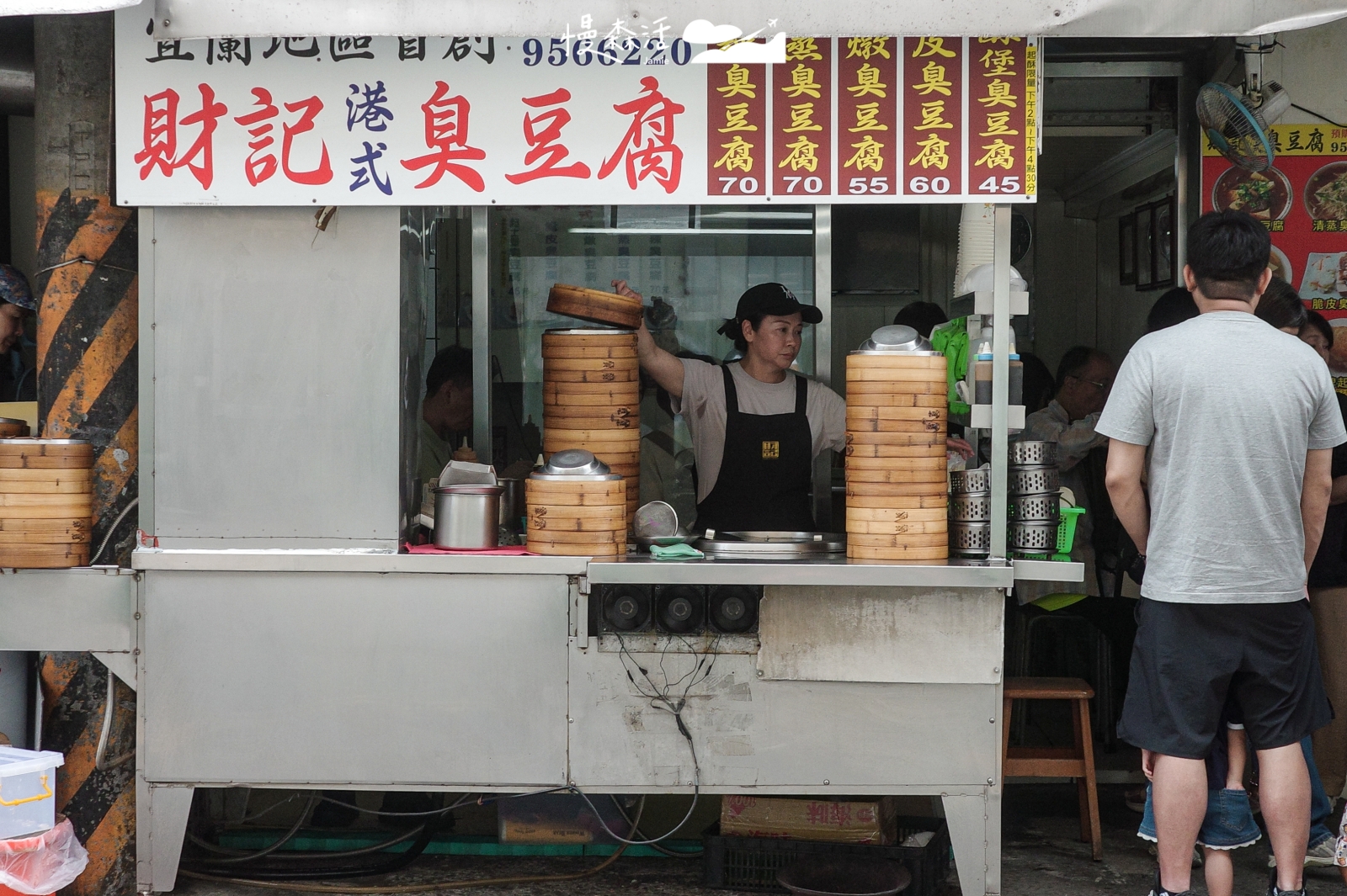 宜蘭美食「財記臭豆腐」脆皮臭豆腐,限量起酥堡臭豆腐必點