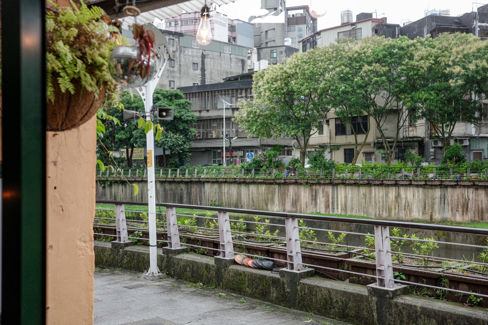 桃園市中壢區 一起野餐咖啡廳 鄰老街溪河濱步道