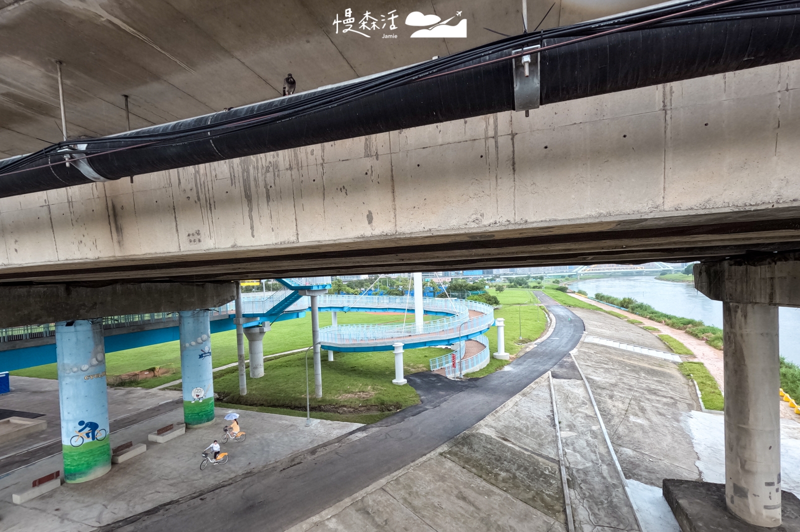 台北民權大橋旁 天際之眼 彩虹河濱公園