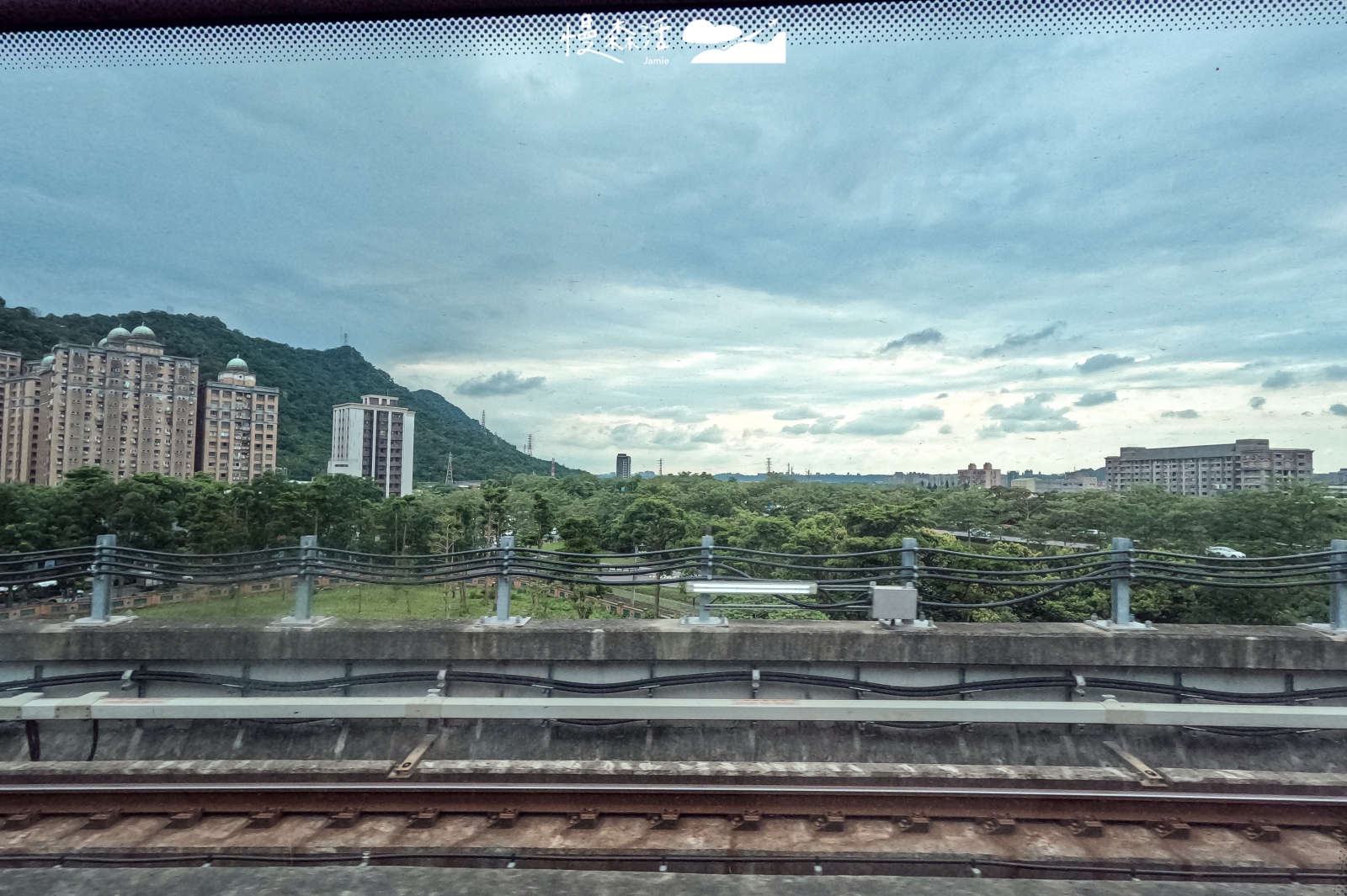 新北捷運 三鶯線窗外風景