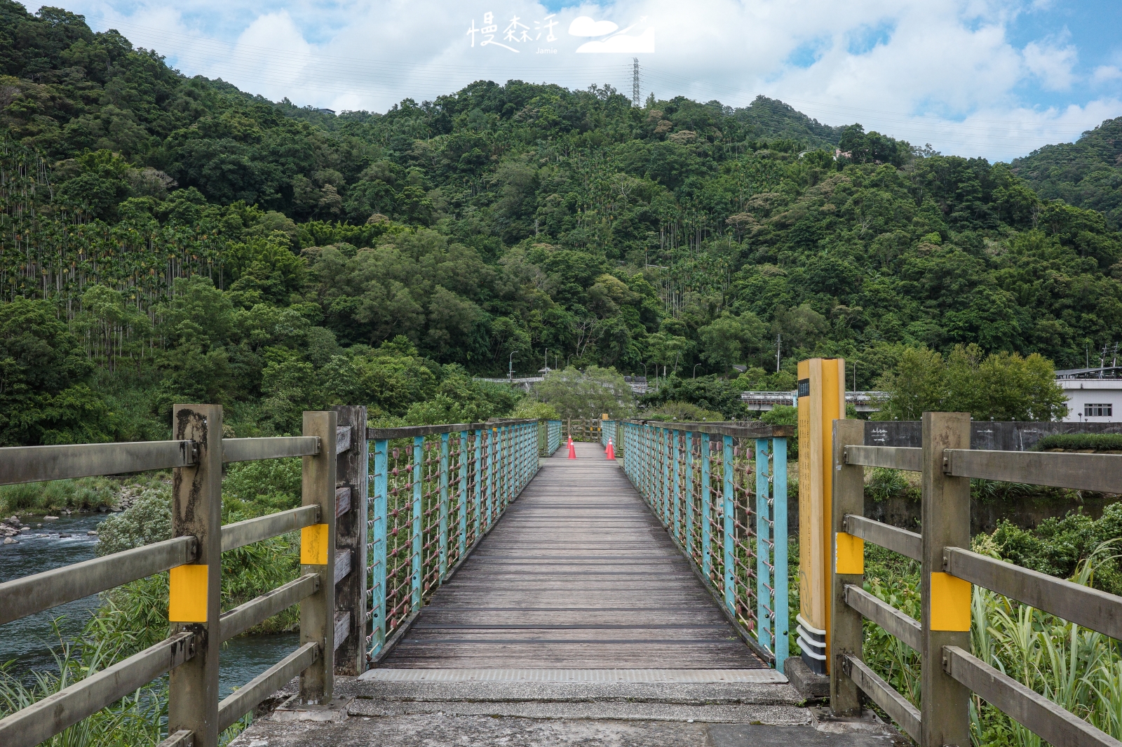新北市坪林區 北勢溪河畔自行車道景觀吊橋