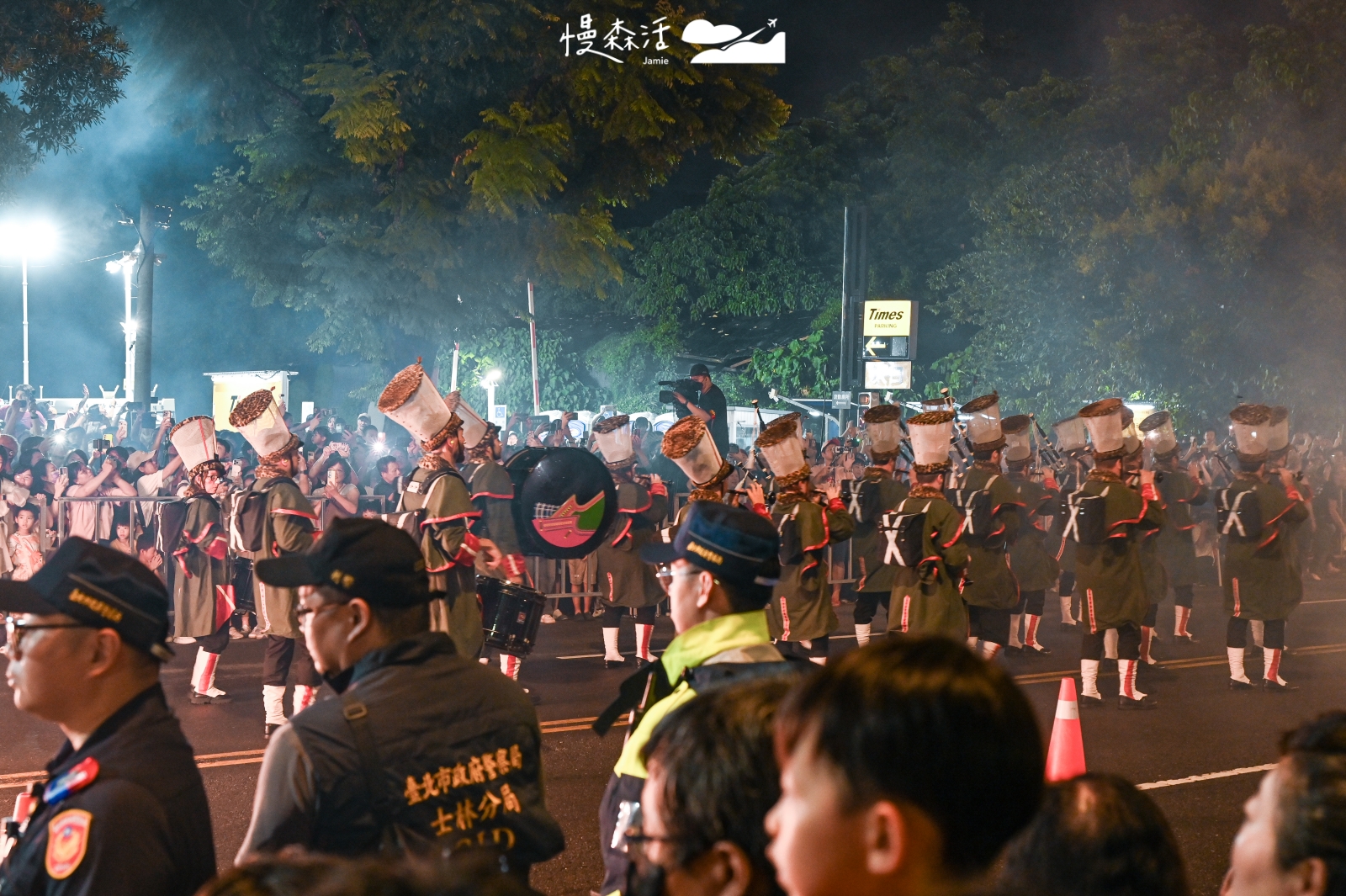 台北市士林區 大象來了遊行表演