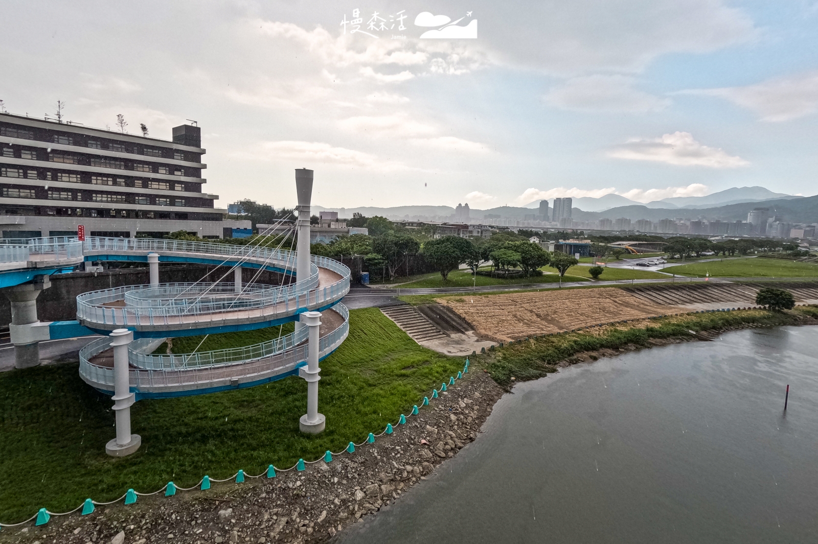 台北市民權橋旁 天際之眼