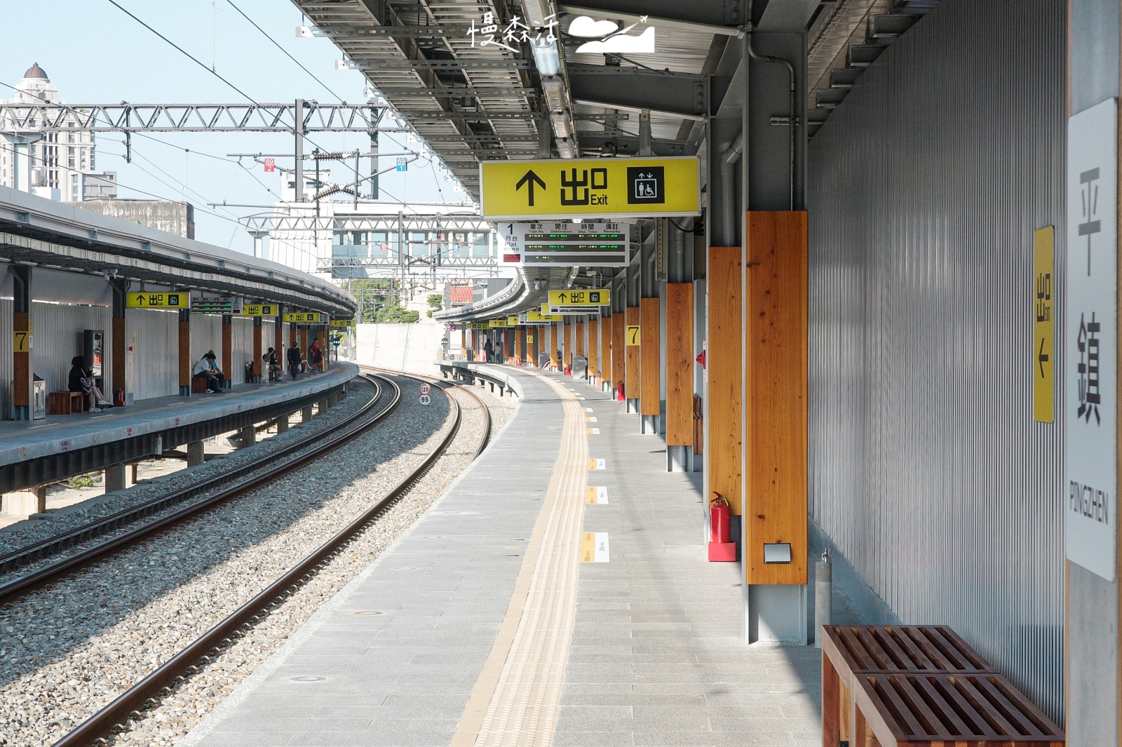 桃園市平鎮區 平鎮車站月台