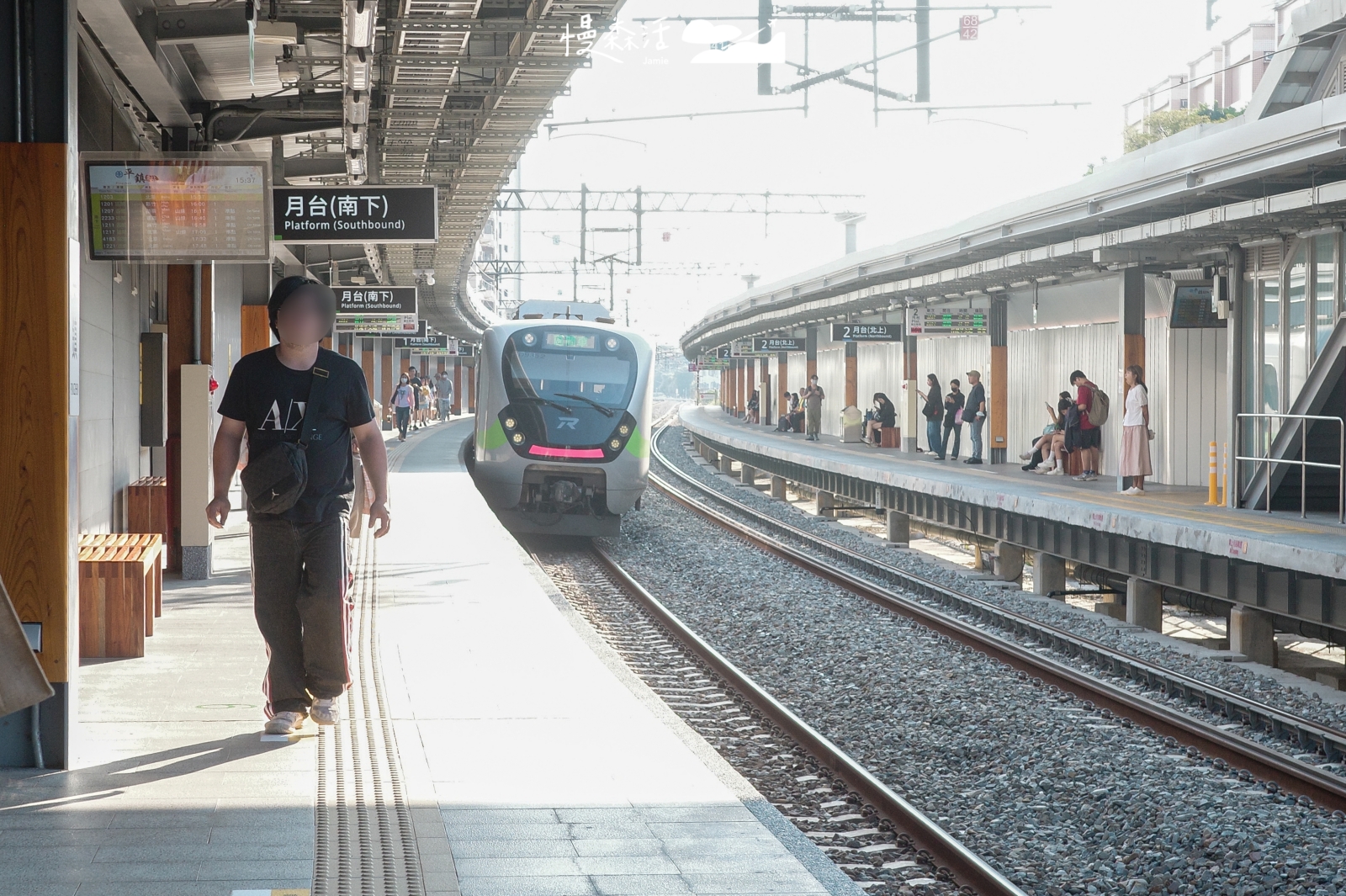 桃園市平鎮區 平鎮車站月台