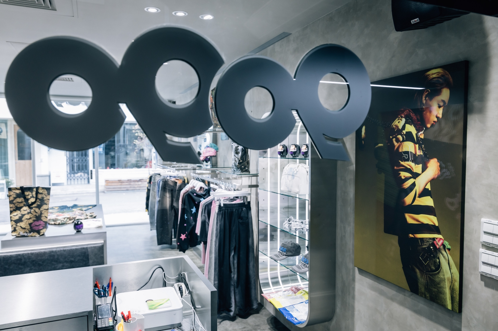 台中市草悟道 日本潮牌9090 內部空間